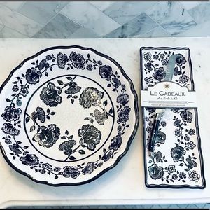 NWT Matching Bowl Set with Baguette Tray and Knife